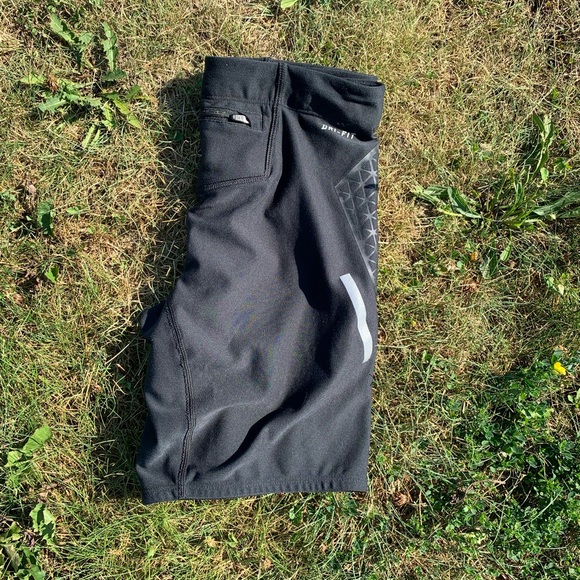 BUNDLE OF BRANDED CLOTHES FOR SALE - Picture 5 of 15